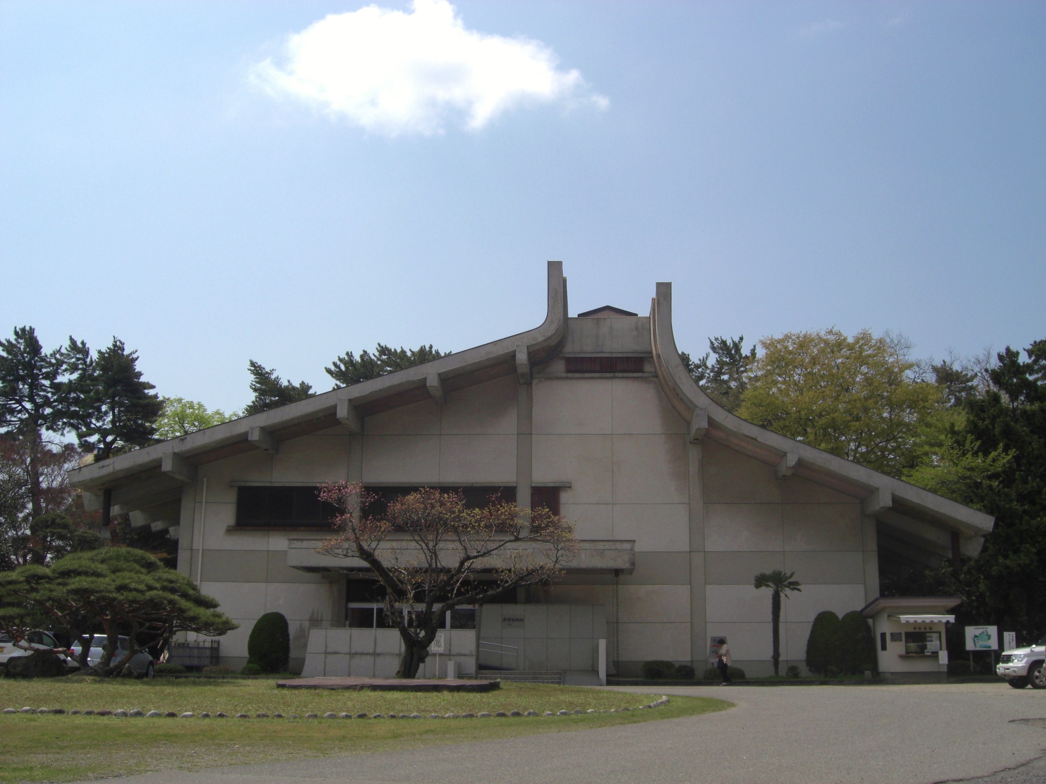 本間美術館 入館Eチケット - 国指定名勝「本間氏別邸庭園（鶴舞園）」「清遠閣」入場可
